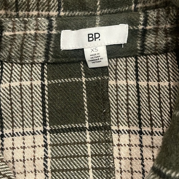 Women’s size XS oversized fit shirt - Picture 2 of 3